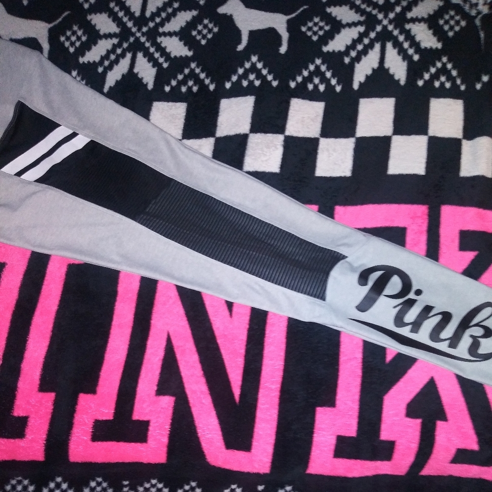 VS PINK ULTIMATE LEGGINGS
